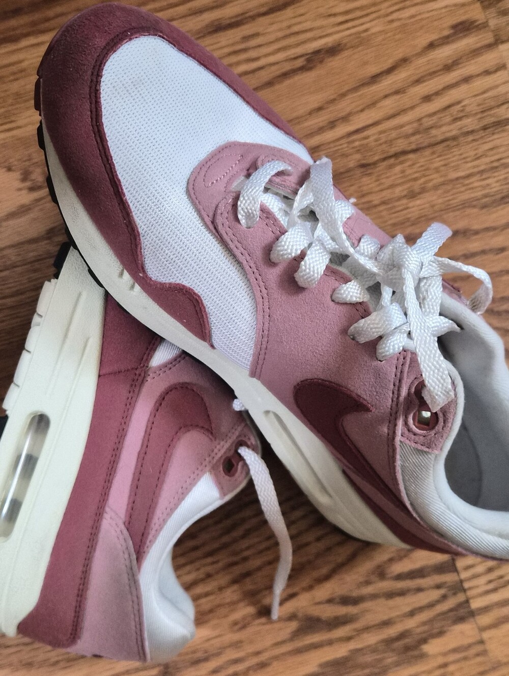 Nike Air Max 1 Women's "Red Stardust"